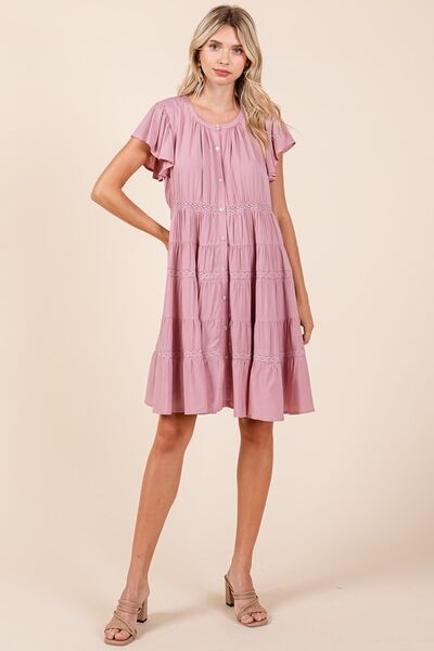 Robe étagée à volants et boutons avec détails en dentelle Mittoshop