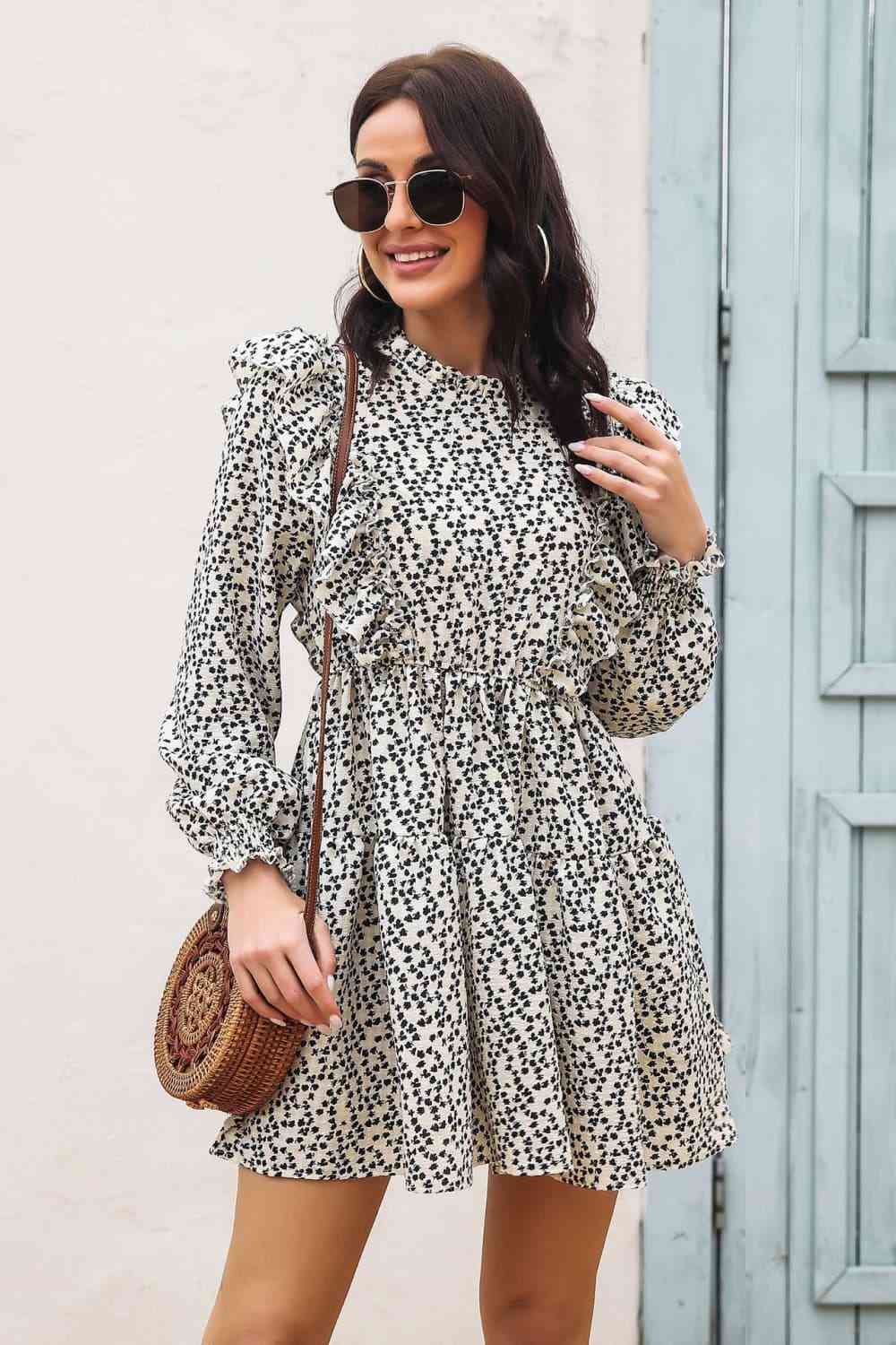Mini-robe à manches longues smockée imprimée à volants